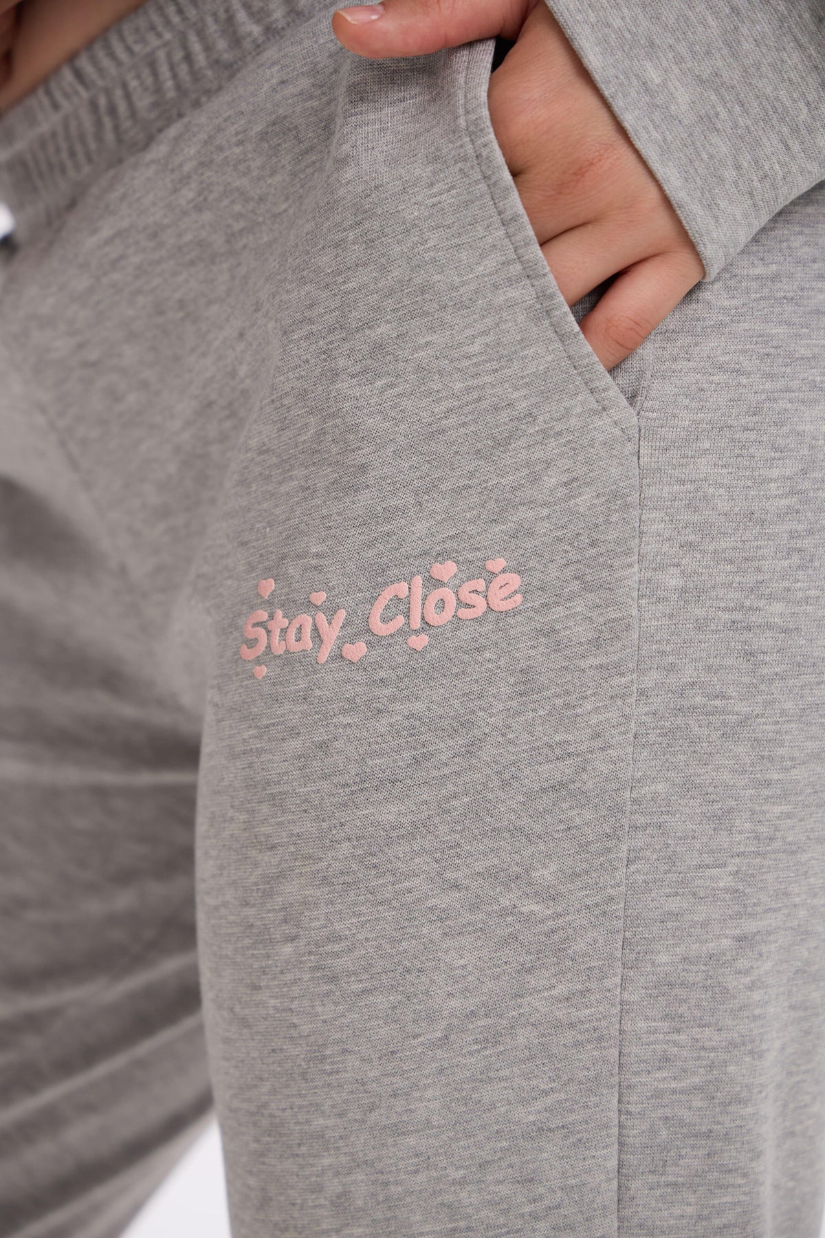 Sweatpants - Stay Close