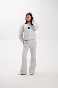 Comfortable grey USA hoodie and sweatpants set with elastic waist and multicolor embroidery.
