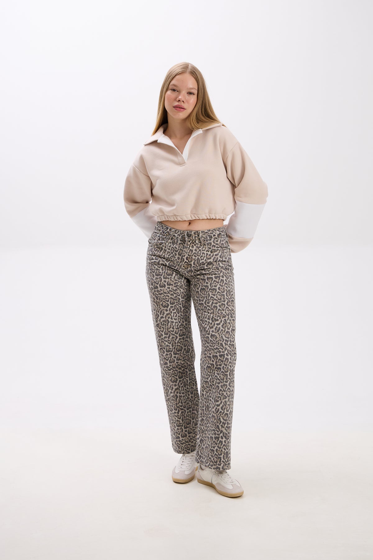 Luxe Sweatshirt - Stay Close